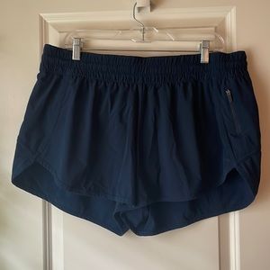 lululemon tracker low rise 4” short navy